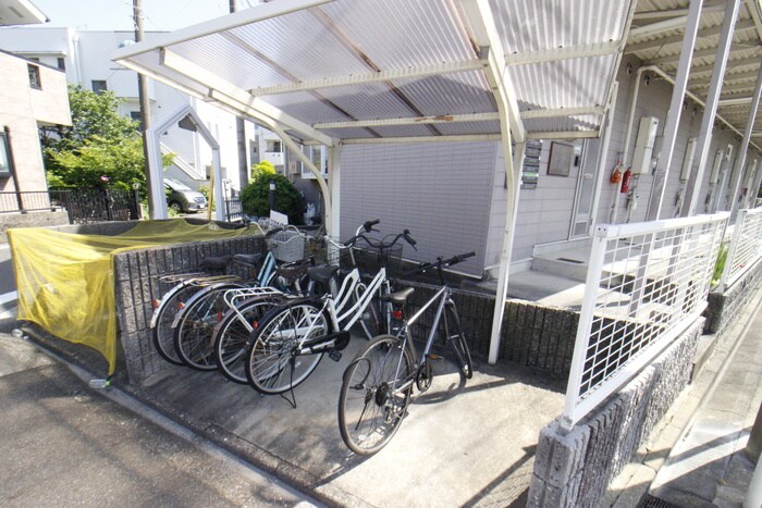 物件外観写真3　(駐輪場)