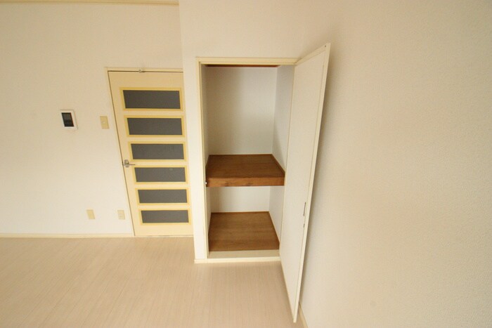 エ－スハイツの収納