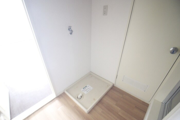 物件内観写真15　(洗濯機置場)