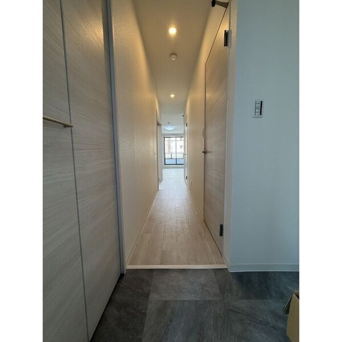 物件内観写真7　(玄関)