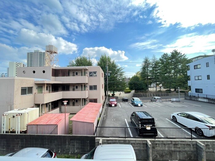 物件内観写真15　(室内からの展望)