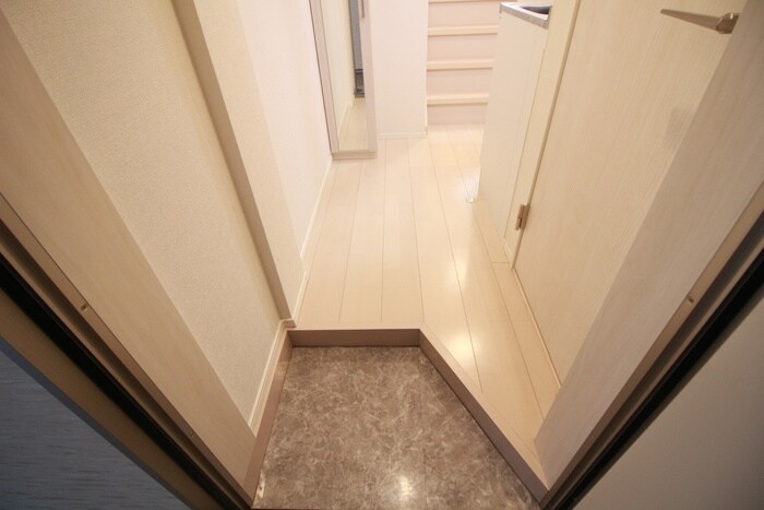 物件内観写真17　(玄関)