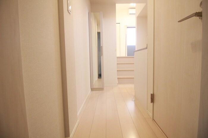 物件内観写真18　(廊下)