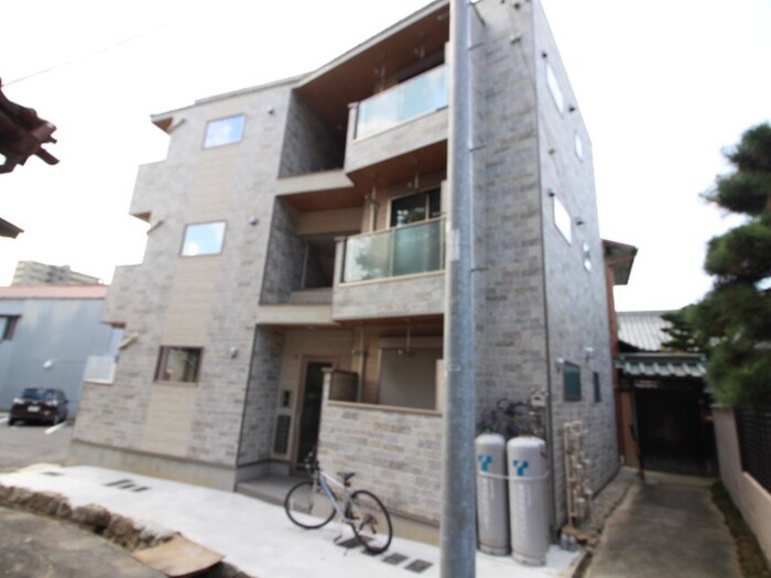 物件外観写真2　(駐輪場)