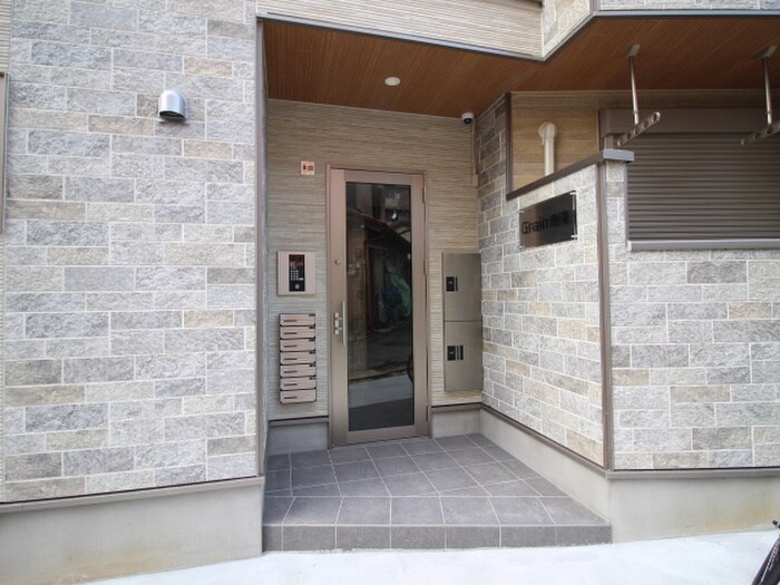 物件外観写真4　(エントランス部分)