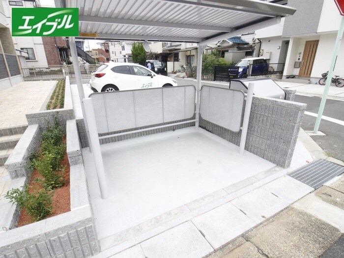 物件外観写真3　(駐輪場)