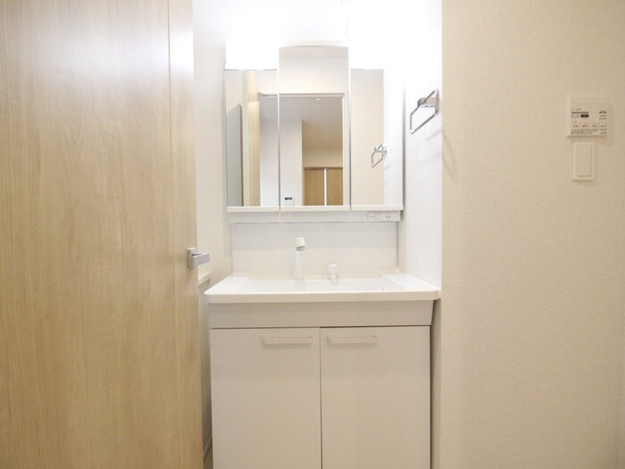 物件内観写真12　(洗面)