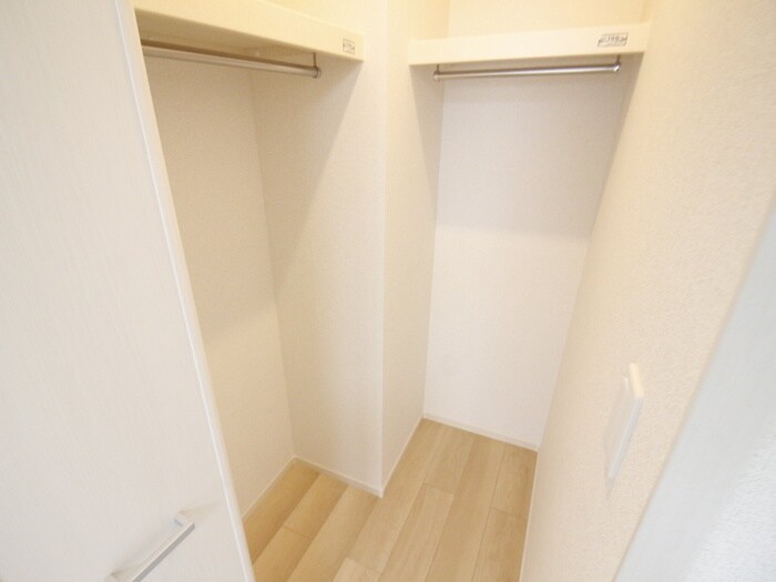 物件内観写真16　(収納)