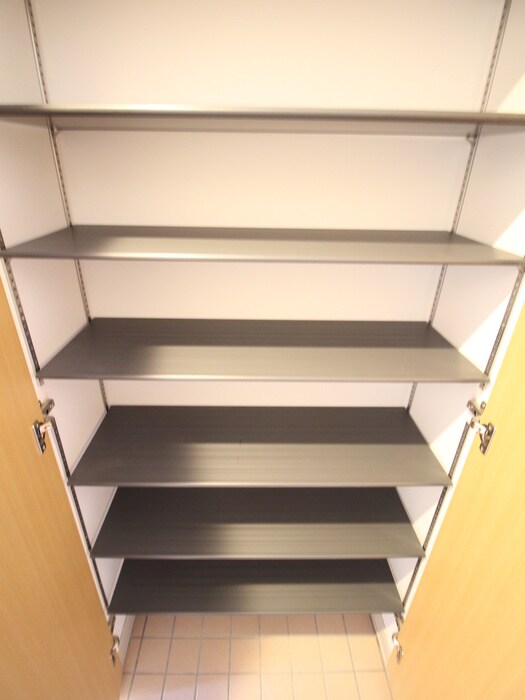 物件内観写真6　(靴箱)