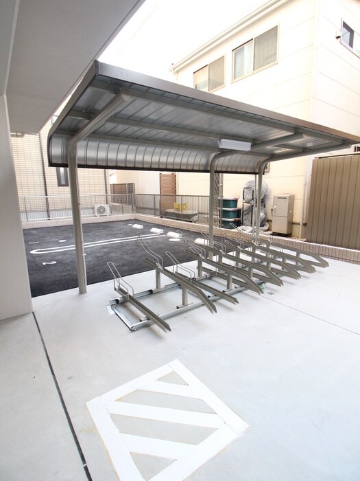 物件外観写真3　(駐輪場)