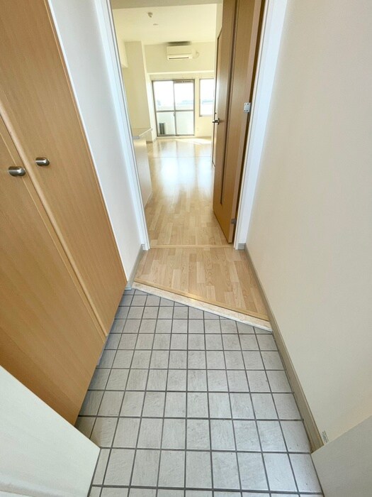 物件内観写真17　(玄関)
