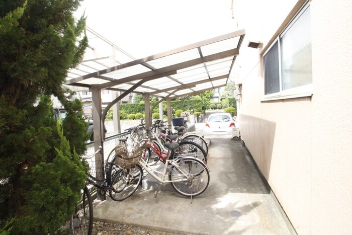 物件外観写真3　(駐輪場)