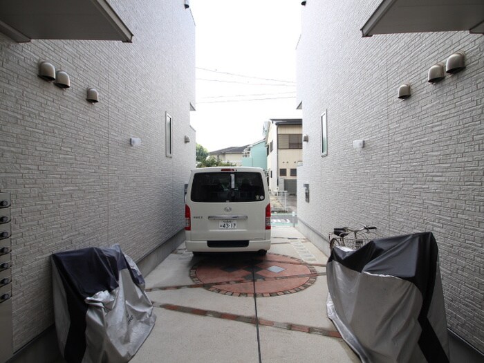 物件外観写真6　(駐車場)