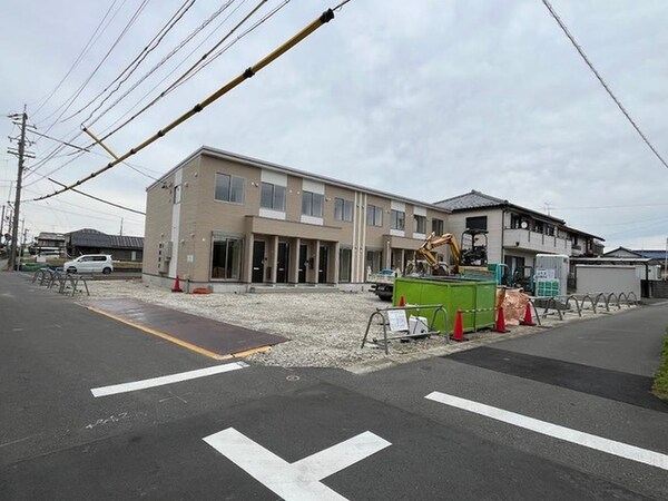 建築中