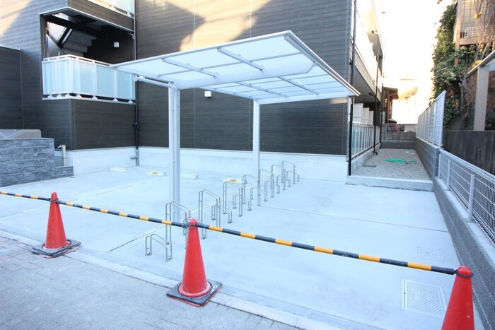 物件外観写真5　(駐輪場)