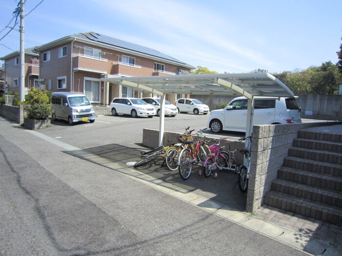 物件外観写真3　(駐輪場)