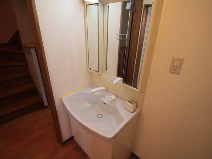 物件内観写真11　(洗面)