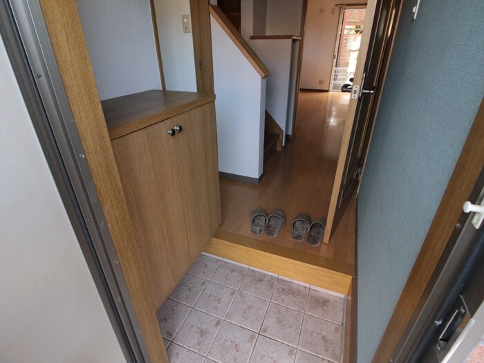 物件内観写真19　(玄関)