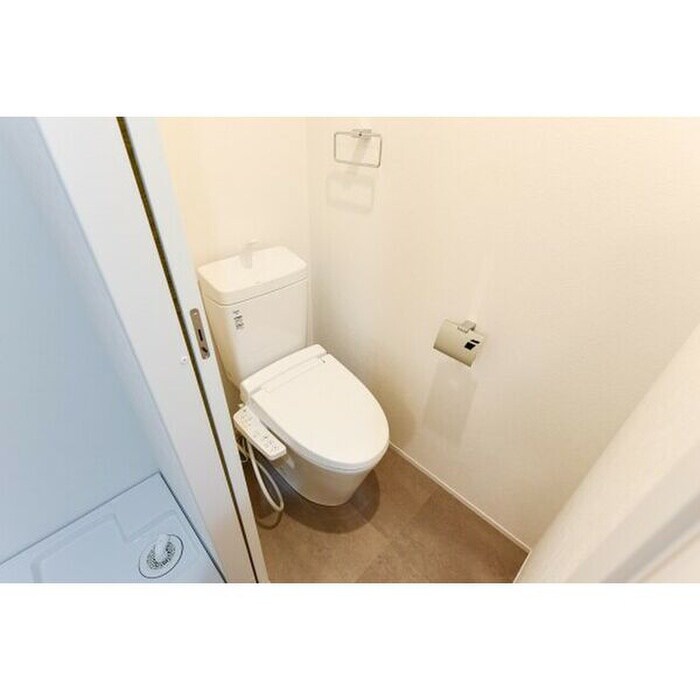 物件内観写真8　(トイレ)