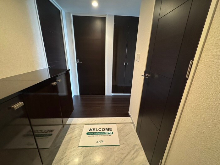 物件内観写真15　(玄関)