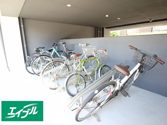 物件外観写真3　(駐輪場)
