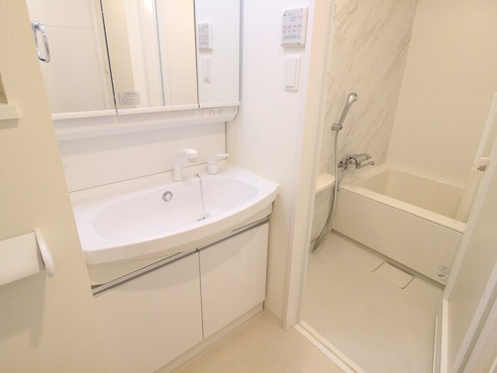 物件内観写真11　(洗面)