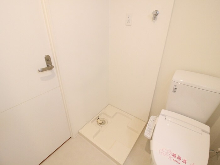 物件内観写真13　(洗濯機置場)