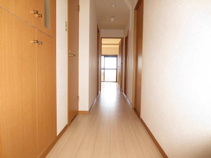 物件内観写真16　(廊下)