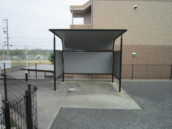 物件外観写真3　(駐輪場)