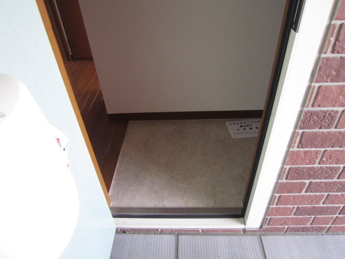 物件内観写真11　(玄関)
