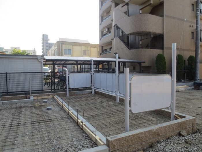 物件外観写真3　(駐輪場)