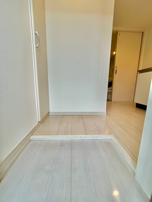 物件内観写真17　(玄関)