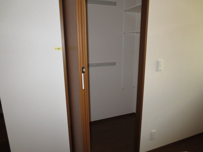 物件内観写真11　(収納)