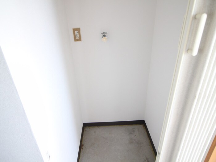 物件内観写真17　(洗濯機置場)