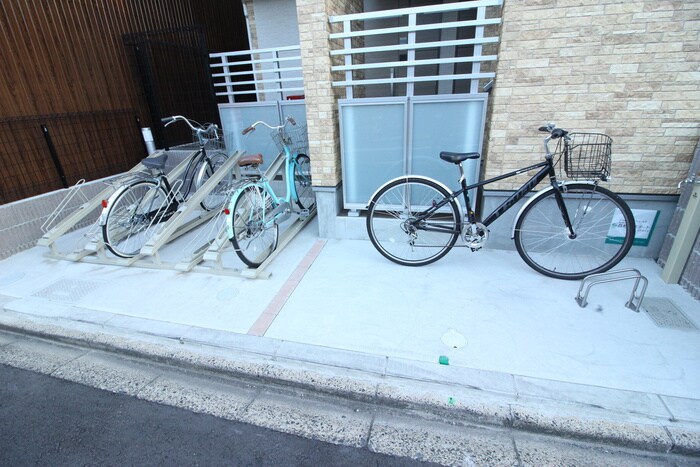 物件外観写真3　(駐輪場)