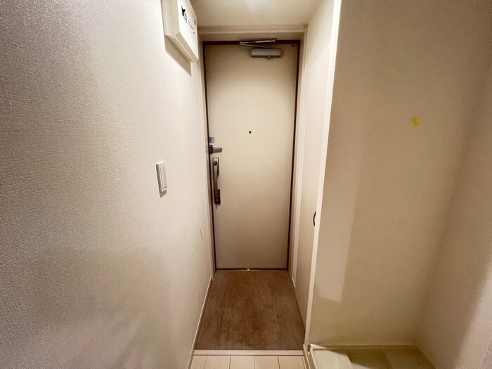 物件内観写真17　(玄関)