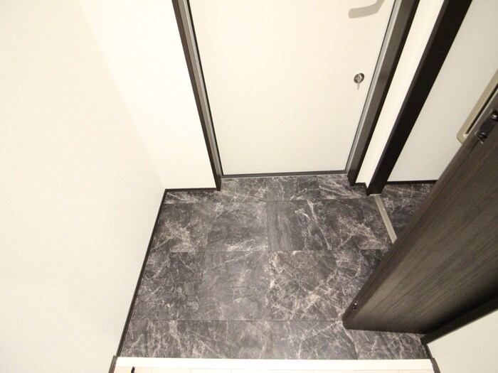 物件内観写真13　(玄関)