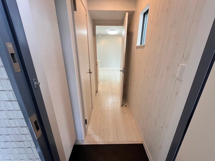 物件内観写真22　(玄関)