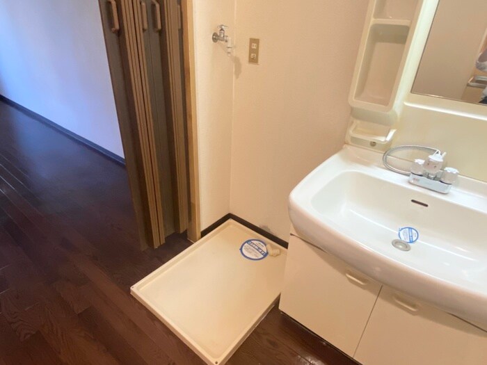 物件内観写真14　(洗濯機置場)