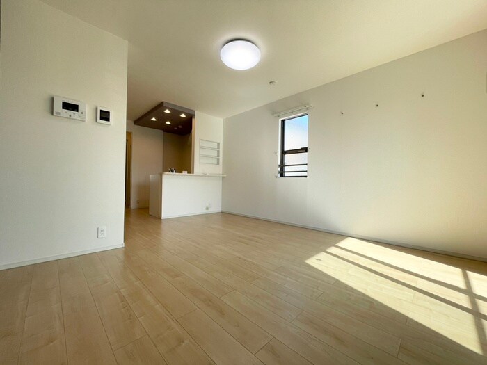 物件内観写真2　(居室)