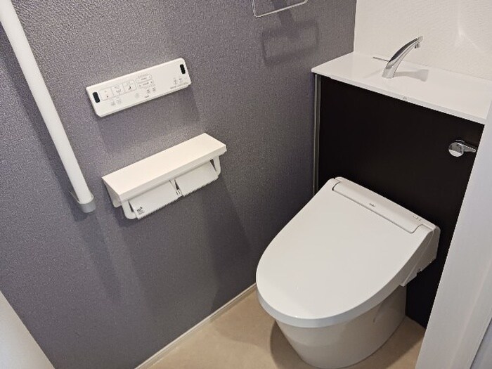 物件内観写真5　(トイレ)