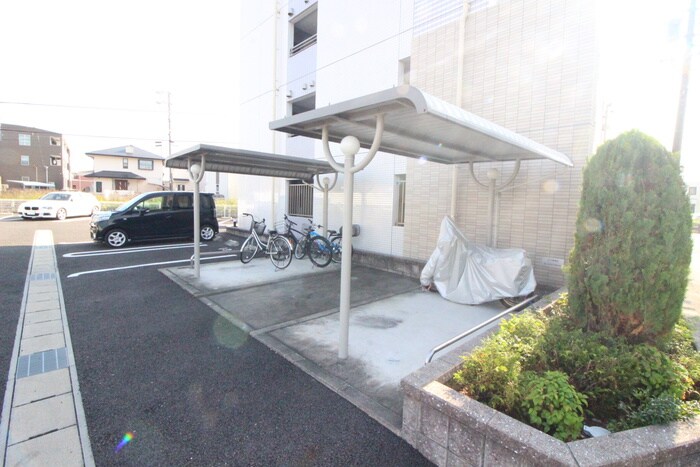物件外観写真5　(駐輪場)