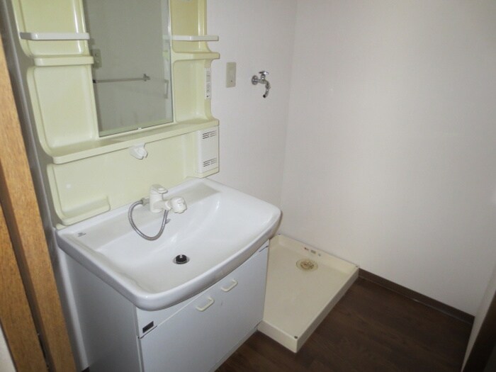 イーストリバージュの洗面