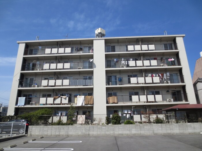 マンション三晴の物件外観写真