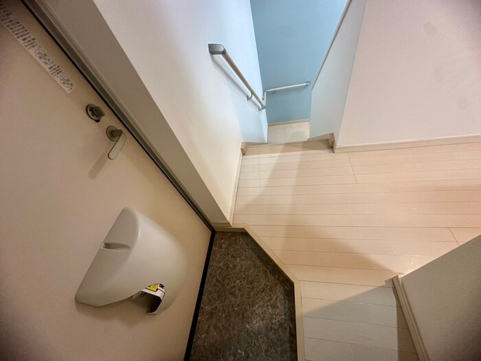 物件内観写真19　(玄関)