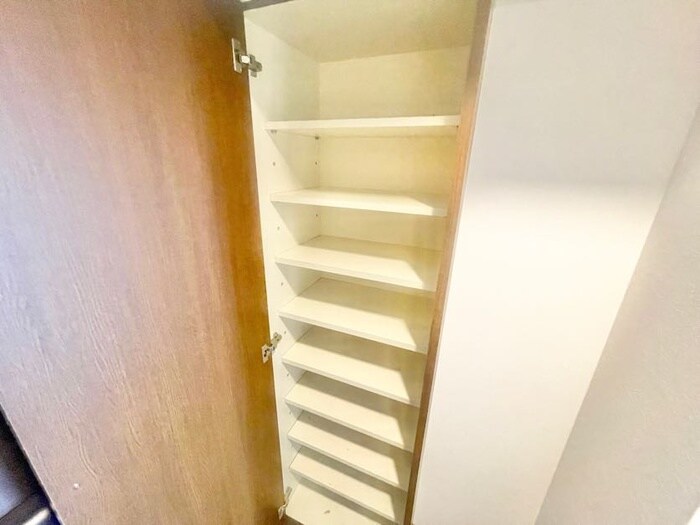 物件内観写真14　(靴箱)