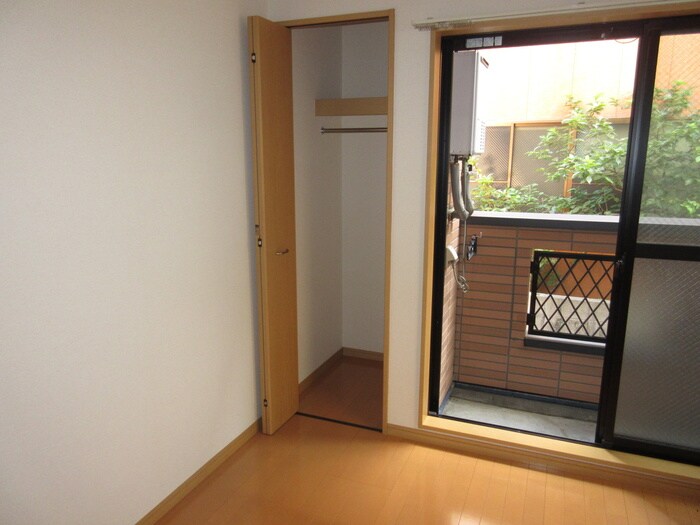 物件内観写真10　(収納)