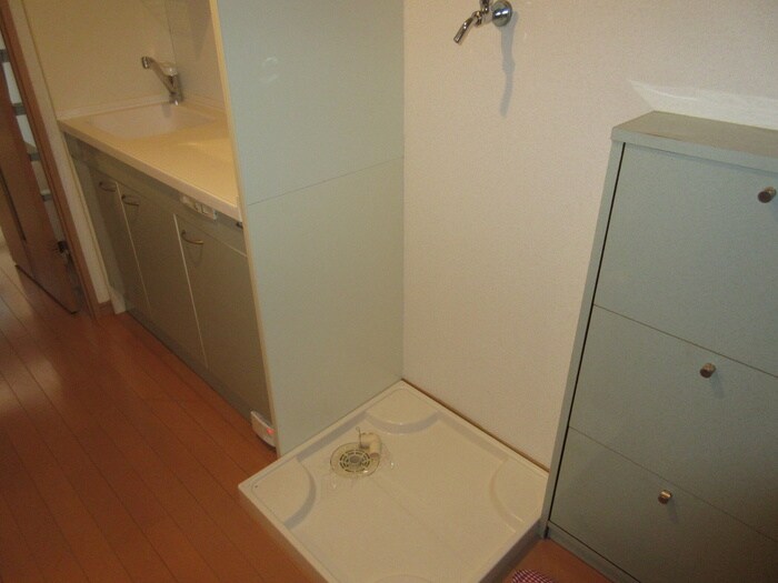 物件内観写真14　(洗濯機置場)