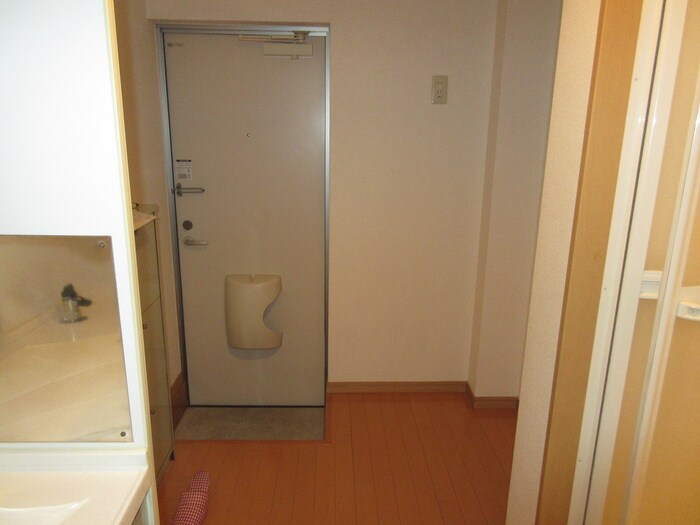 物件内観写真15　(玄関)