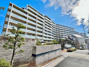 ﾗｸﾞﾅﾋﾙｽﾞﾚｼﾞﾃﾞﾝｽｱｸｱ(Q711)外観写真
